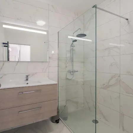 2 Bedroom Ocean View Appartement