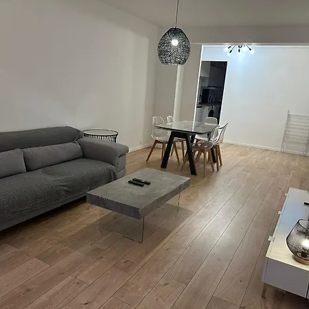 2 Bedroom Ocean View Appartement *