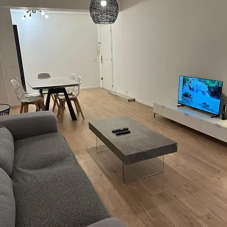 2 Bedroom Ocean View Appartement Nice
