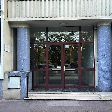 2 Bedroom Ocean View Nizza