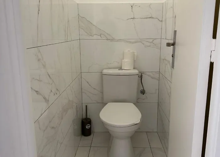 2 Bedroom Ocean View * 尼斯