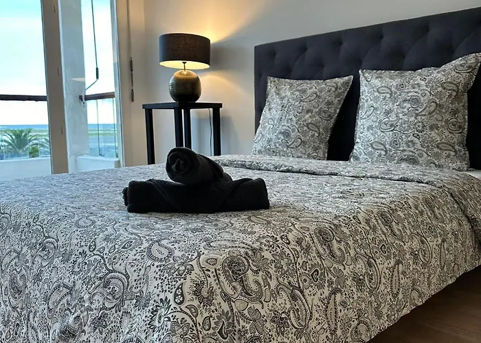 2 Bedroom Ocean View 公寓 *
