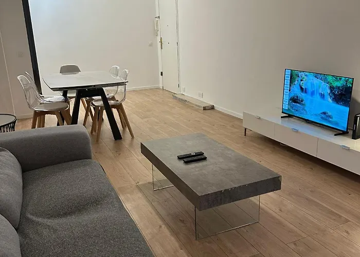 2 Bedroom Ocean View شقة نيس