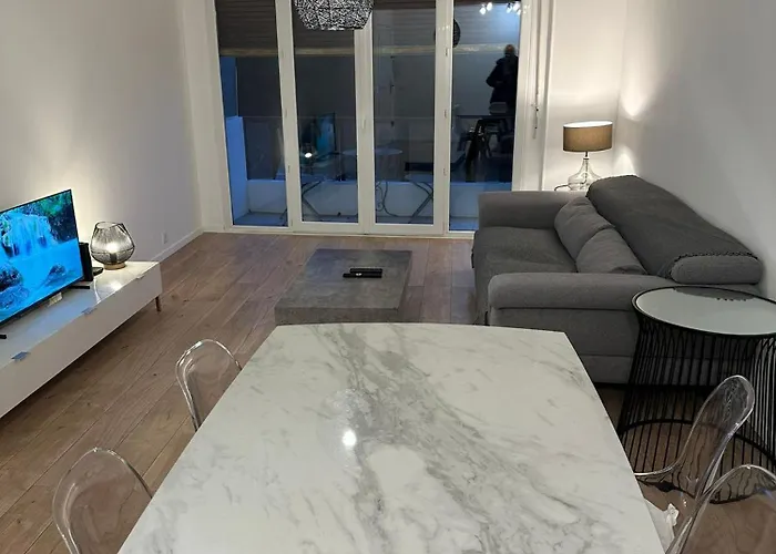 2 Bedroom Ocean View * Nice